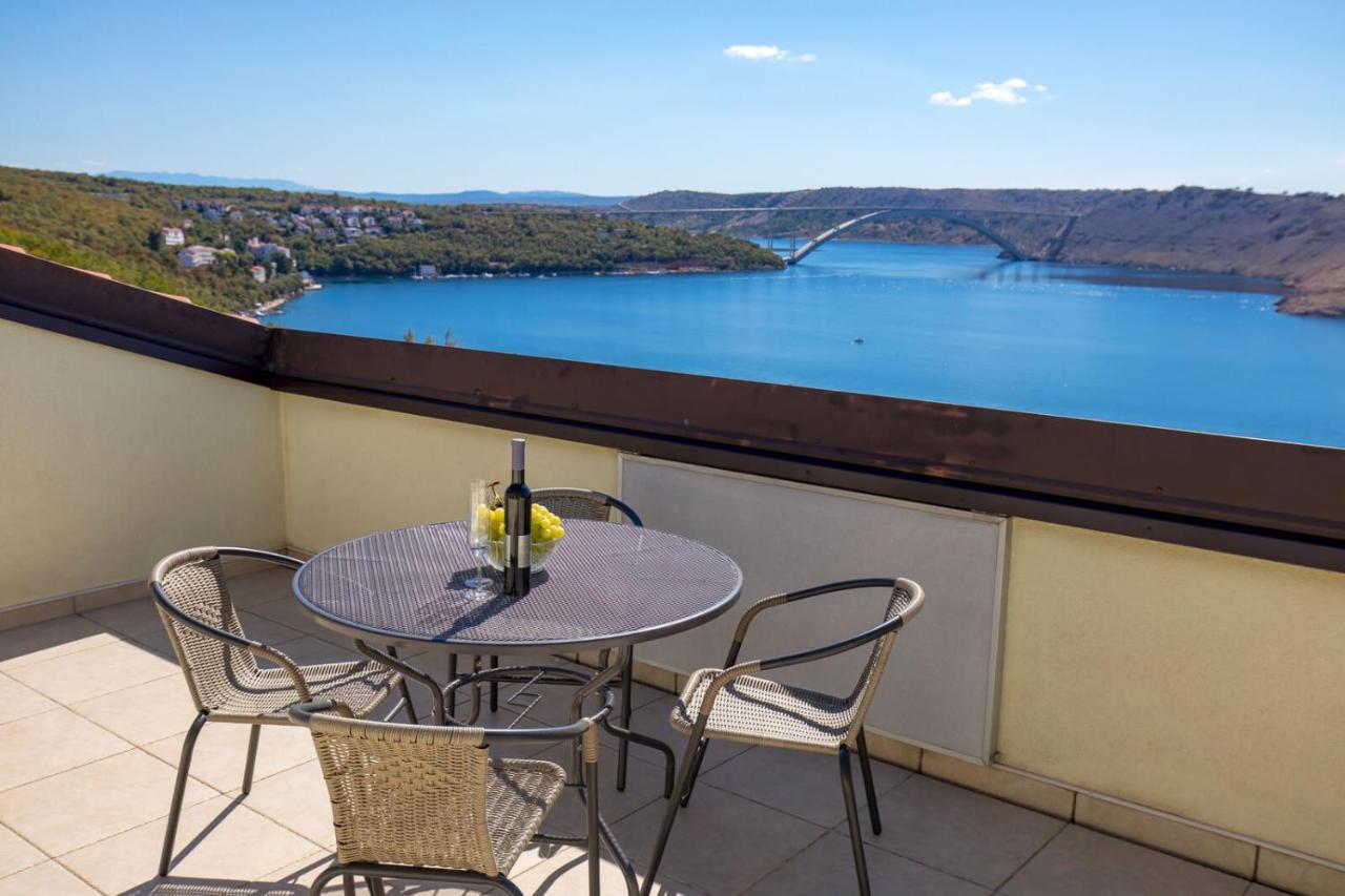 Luxury Villa Ostro With Pool & Krk Bridge View クラリェヴィツァ エクステリア 写真