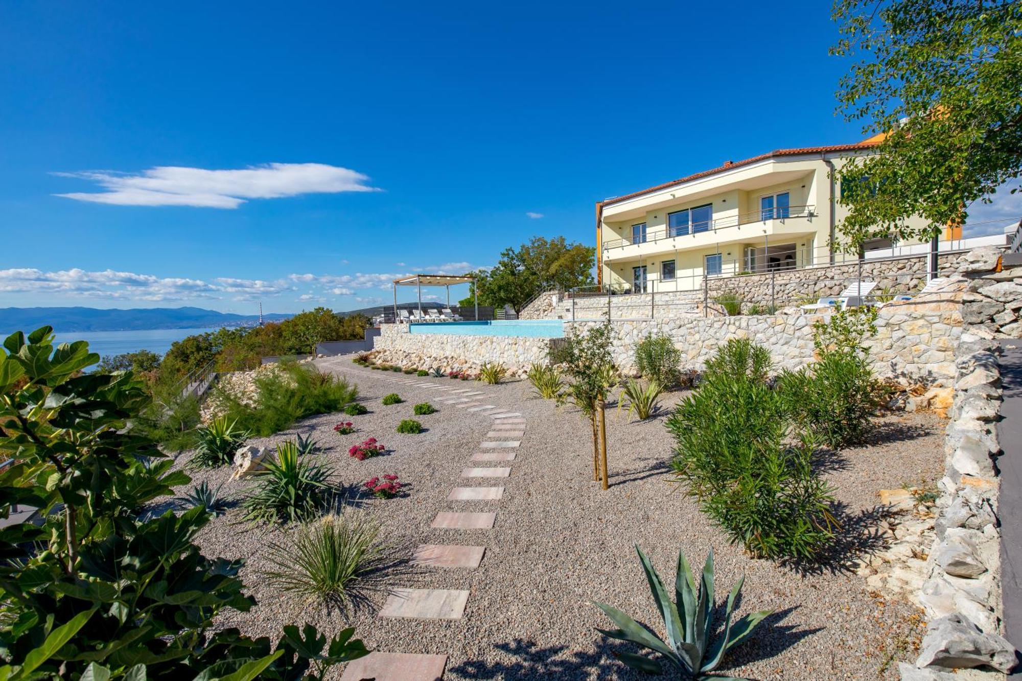 Luxury Villa Ostro With Pool & Krk Bridge View クラリェヴィツァ エクステリア 写真