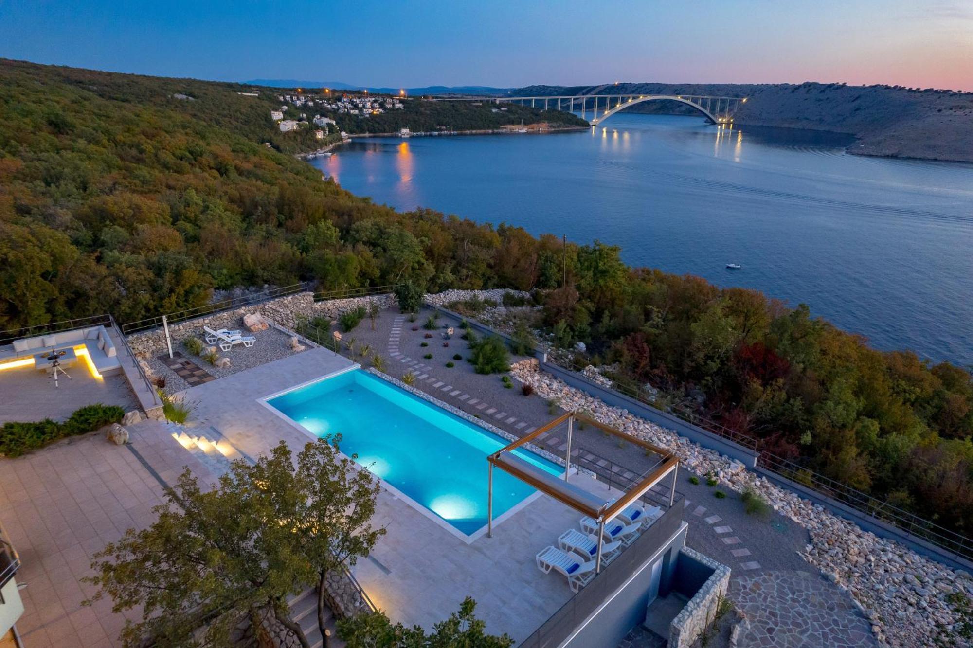 Luxury Villa Ostro With Pool & Krk Bridge View クラリェヴィツァ エクステリア 写真