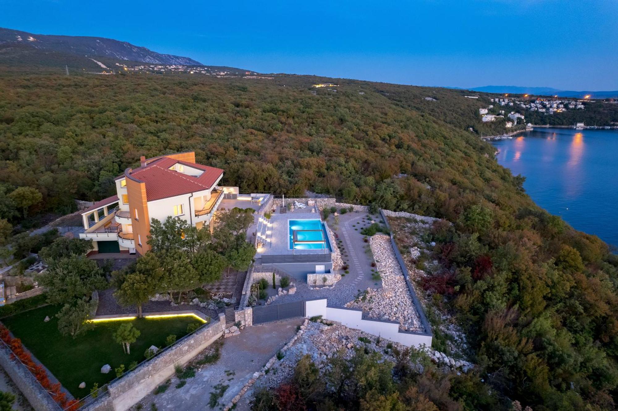 Luxury Villa Ostro With Pool & Krk Bridge View クラリェヴィツァ エクステリア 写真