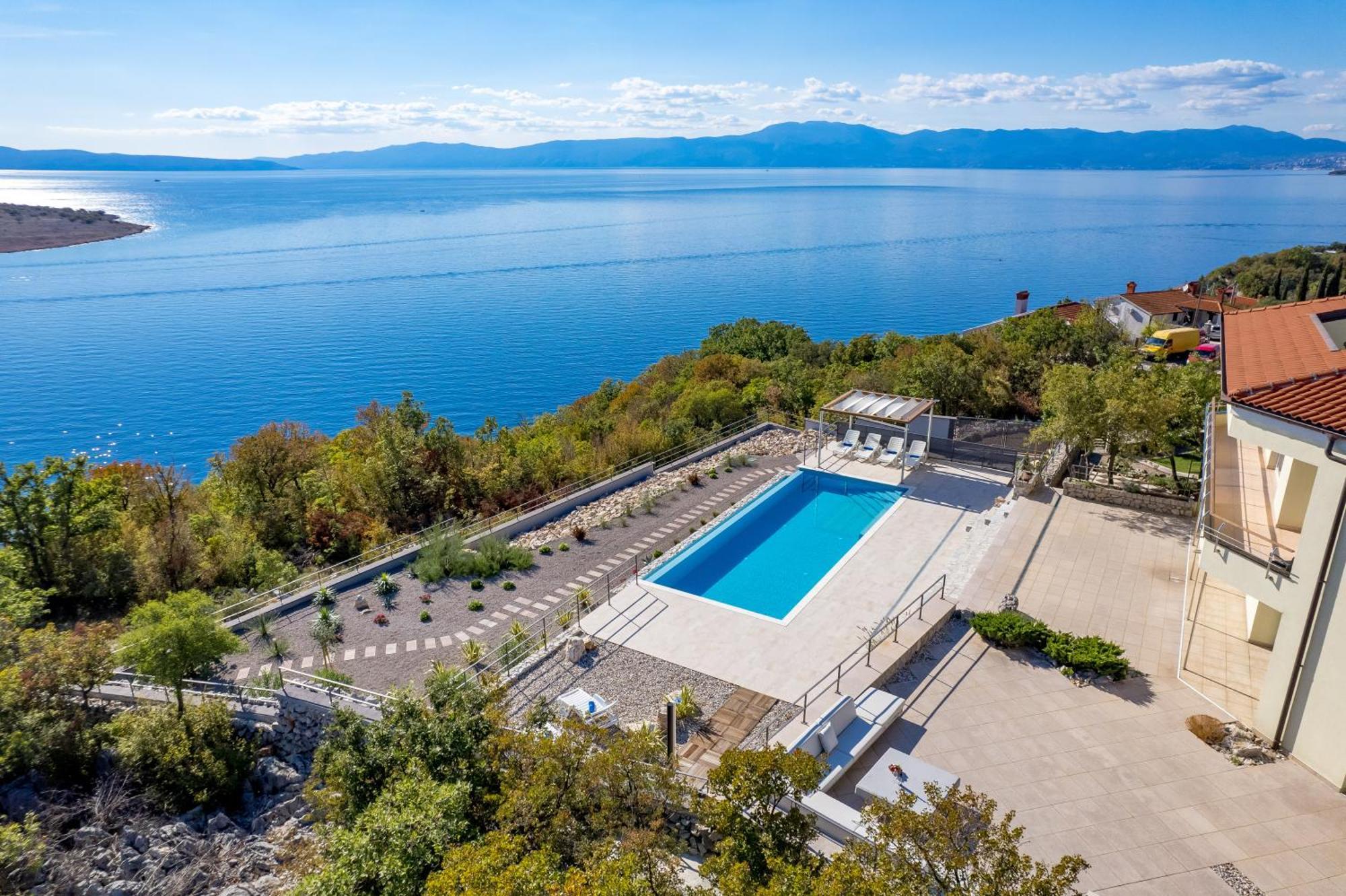 Luxury Villa Ostro With Pool & Krk Bridge View クラリェヴィツァ エクステリア 写真