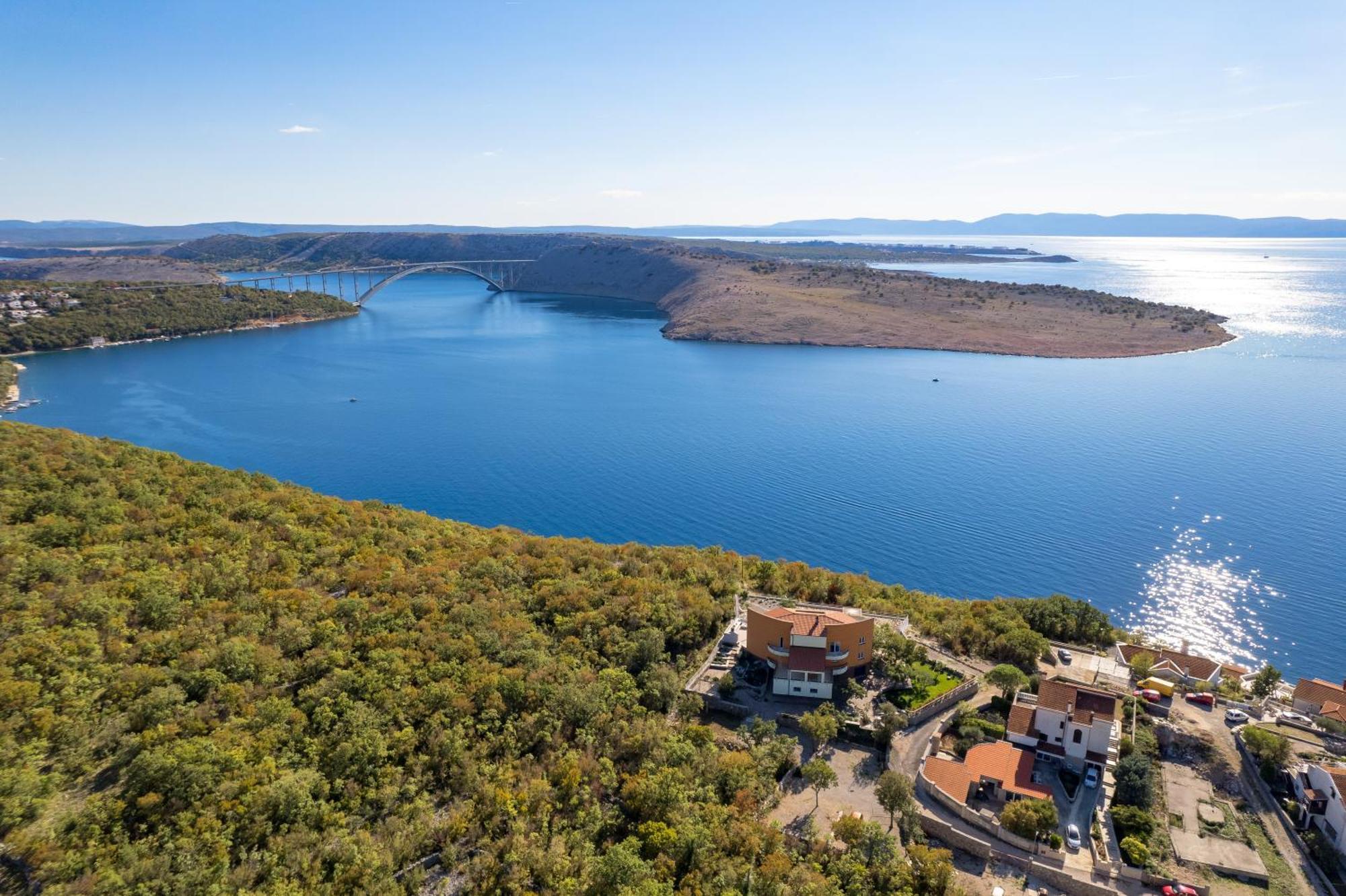 Luxury Villa Ostro With Pool & Krk Bridge View クラリェヴィツァ エクステリア 写真
