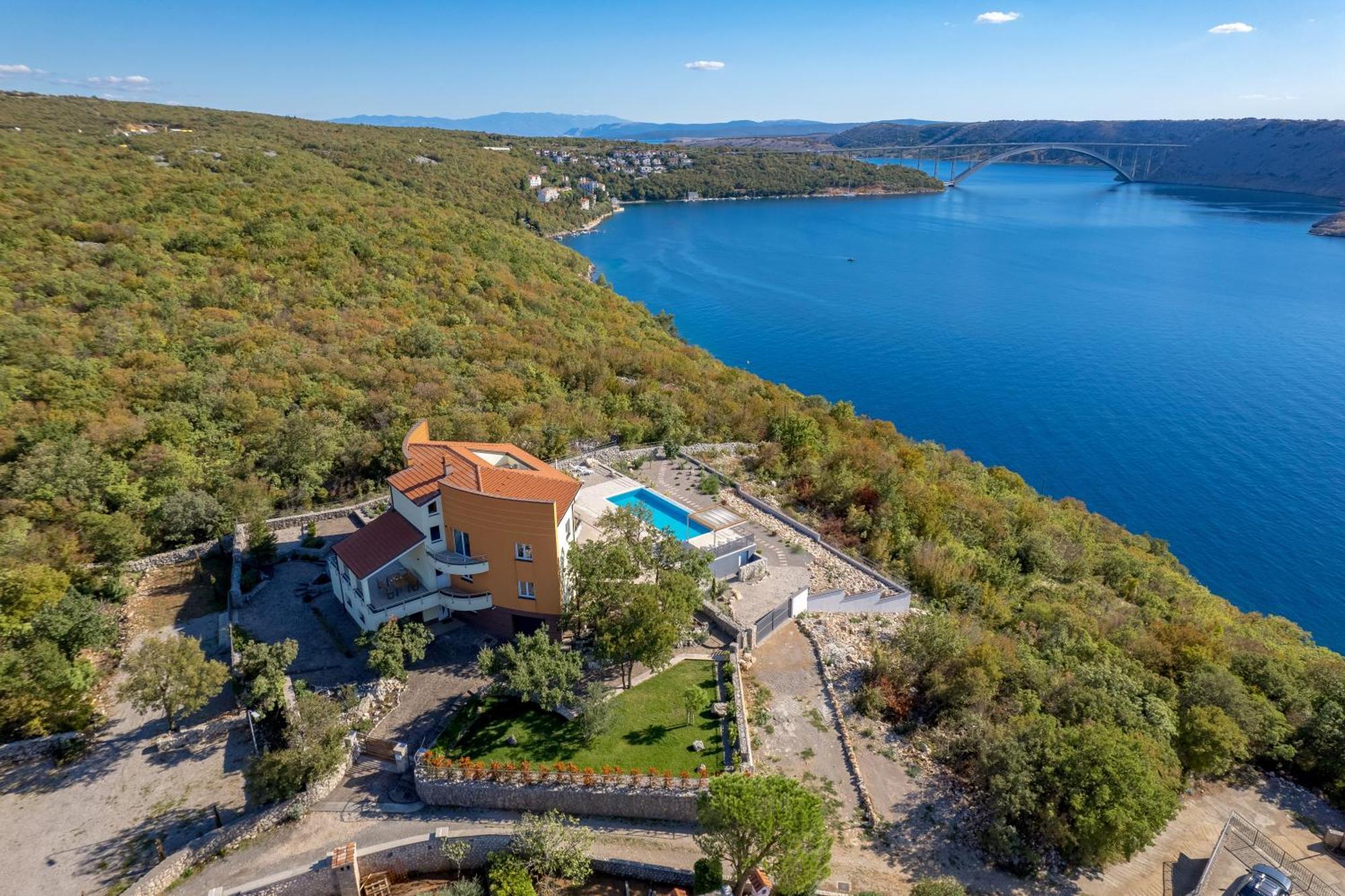 Luxury Villa Ostro With Pool & Krk Bridge View クラリェヴィツァ エクステリア 写真